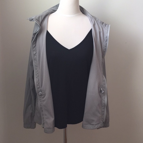 GAP Fit Ruffle Front Jacket - Picture 7 of 8